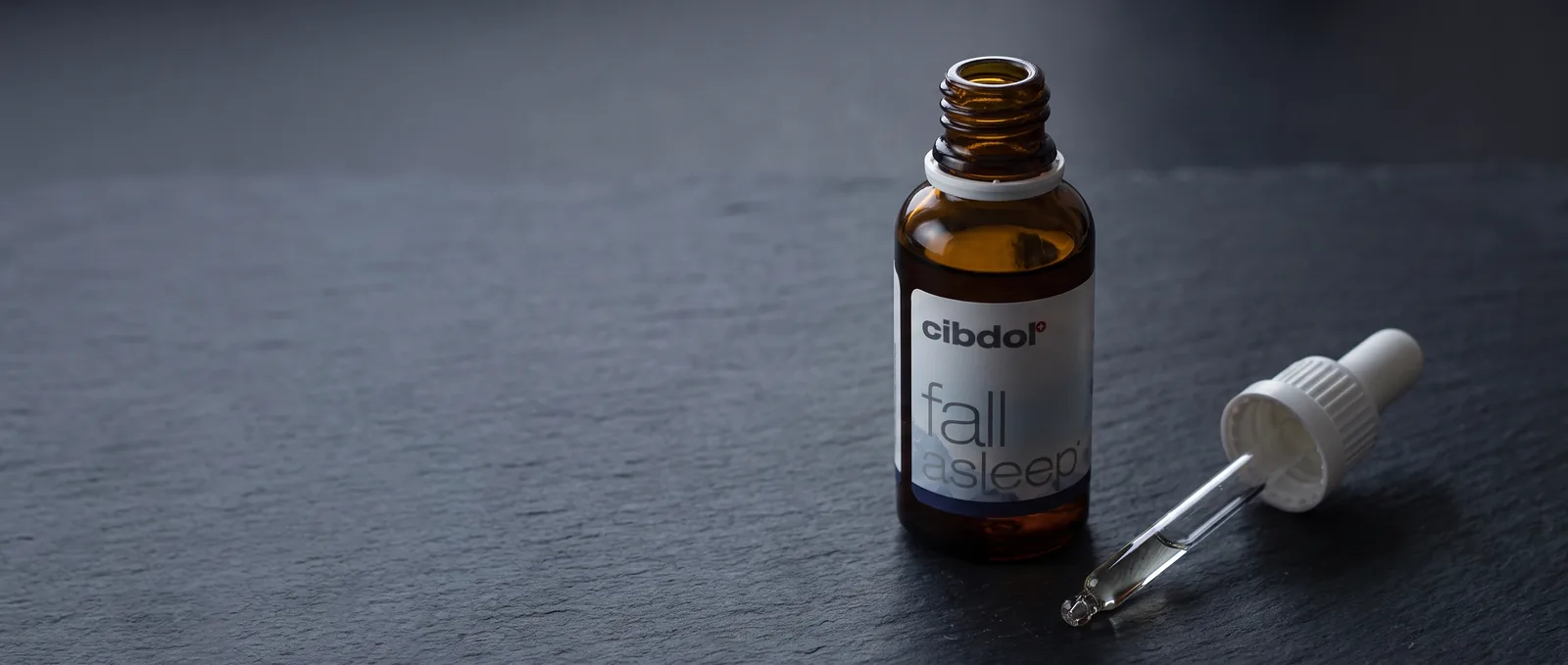CBD and melatonin, two different substances in one bottle