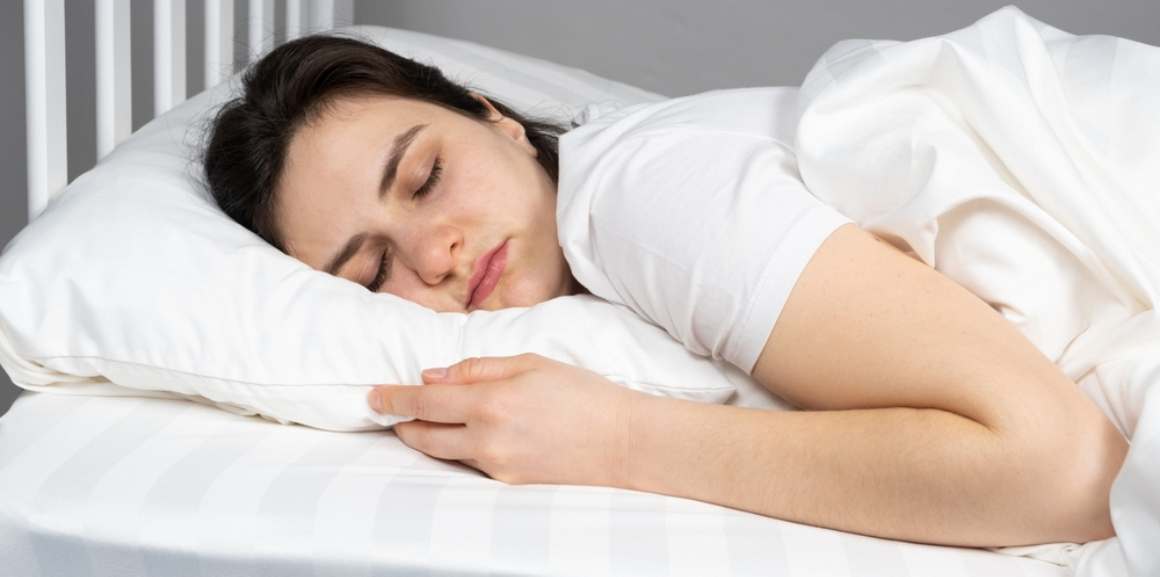 Tipps zur Linderung von Beschwerden beim Schlafen im Magen