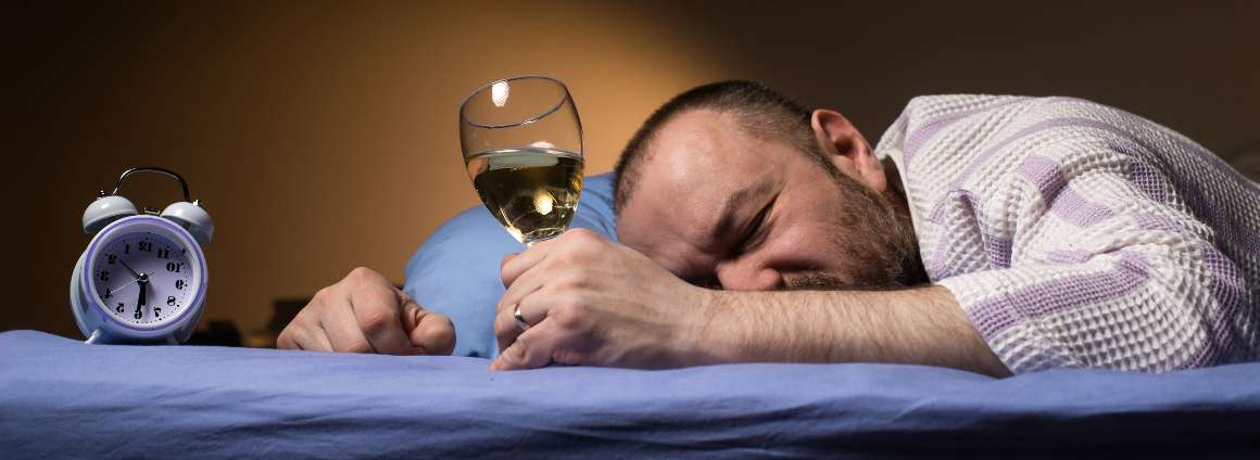 Anhaltende Alkoholabhängigkeit und Schlaflosigkeit