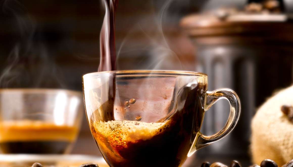 Entdecken Sie die Auswirkungen von Koffein auf den Magnesiumspiegel und wie es sich auf Ihre Gesundheit auswirkt. Erfahren Sie mehr über Kaffee, Magnesiummangel und Prävention.