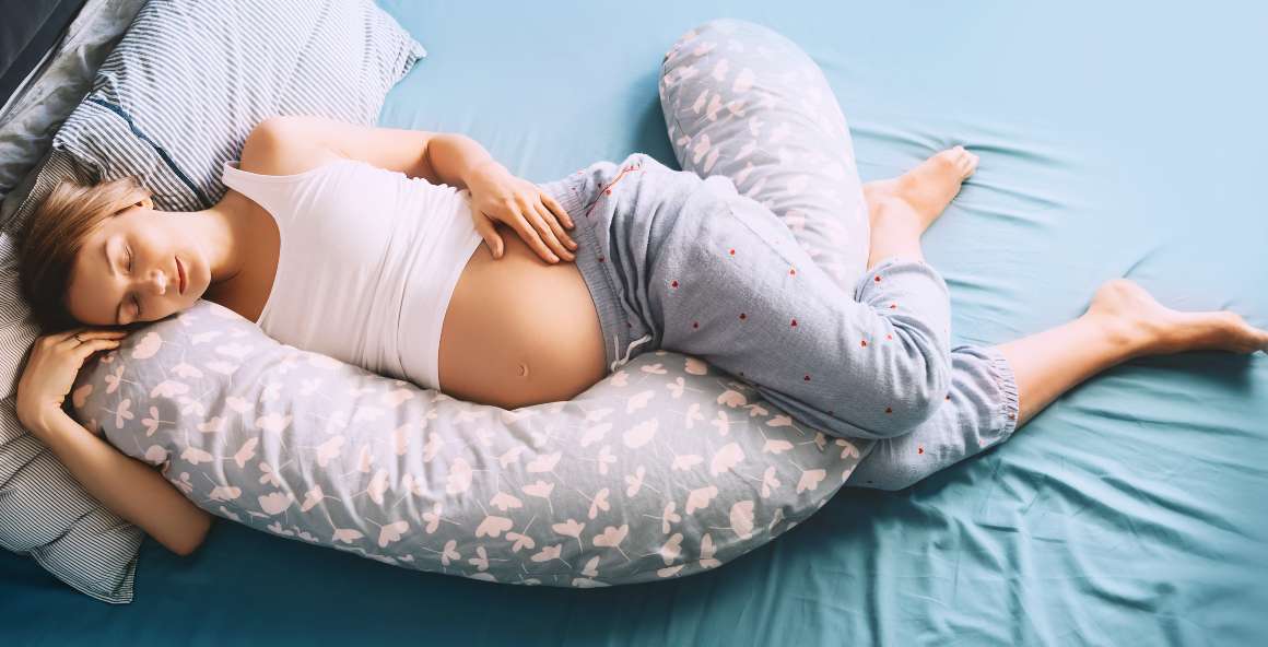 ideale-schlafposition-während-der-schwangerschaft-der-ersten-3-monate