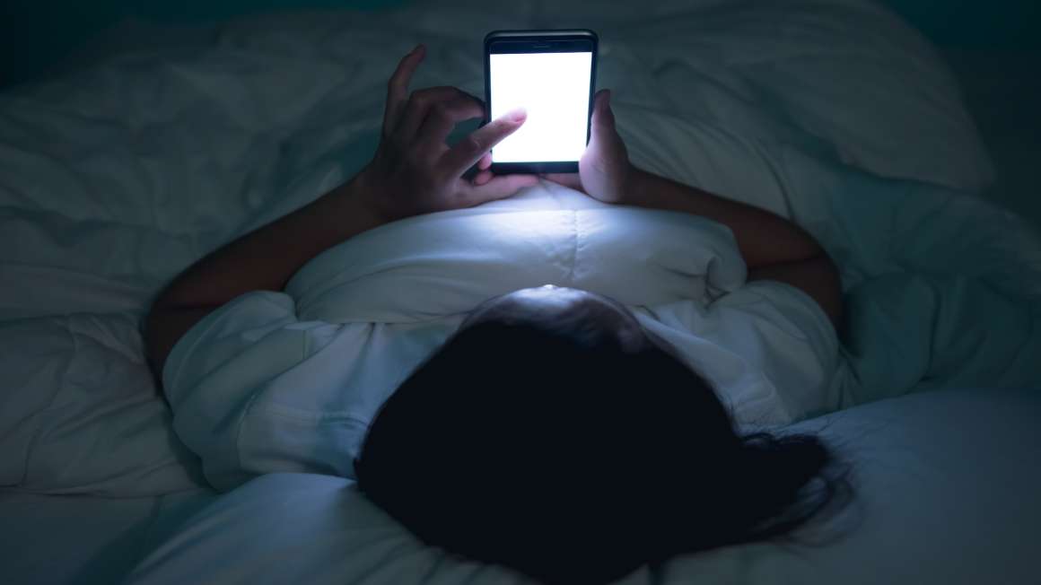 schlaf-texting-ursachen-und-verhinderung