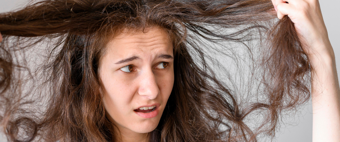Wie Sie trockenes Haar mit Feuchtigkeit versorgen: Tipps, um Ihr Haar heute mit Feuchtigkeit zu versorgen.